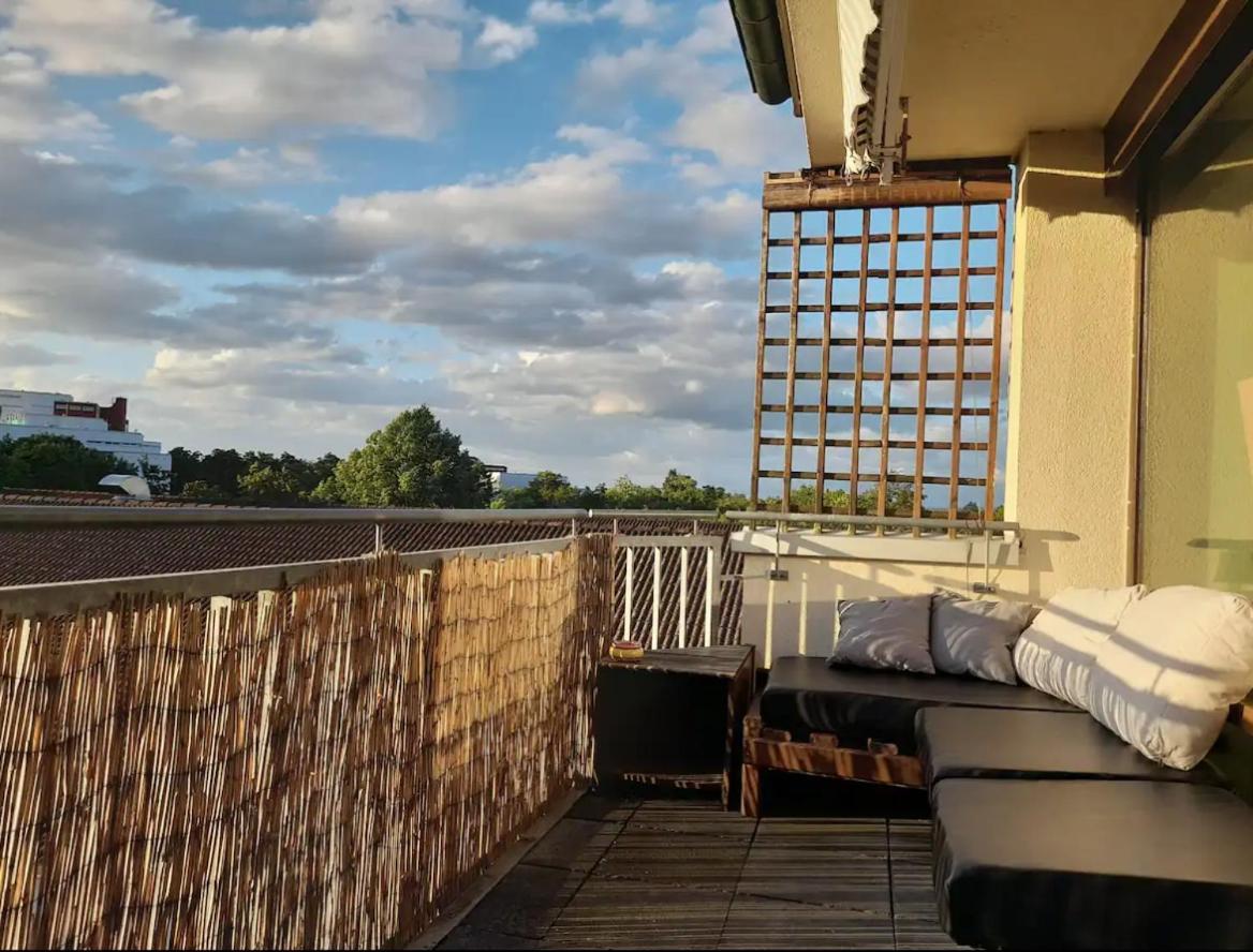 Budget Suite Mit Balkon - Privatzimmer In Wohnung - Netflix & Minibar Inklusive Koblenz  Buitenkant foto