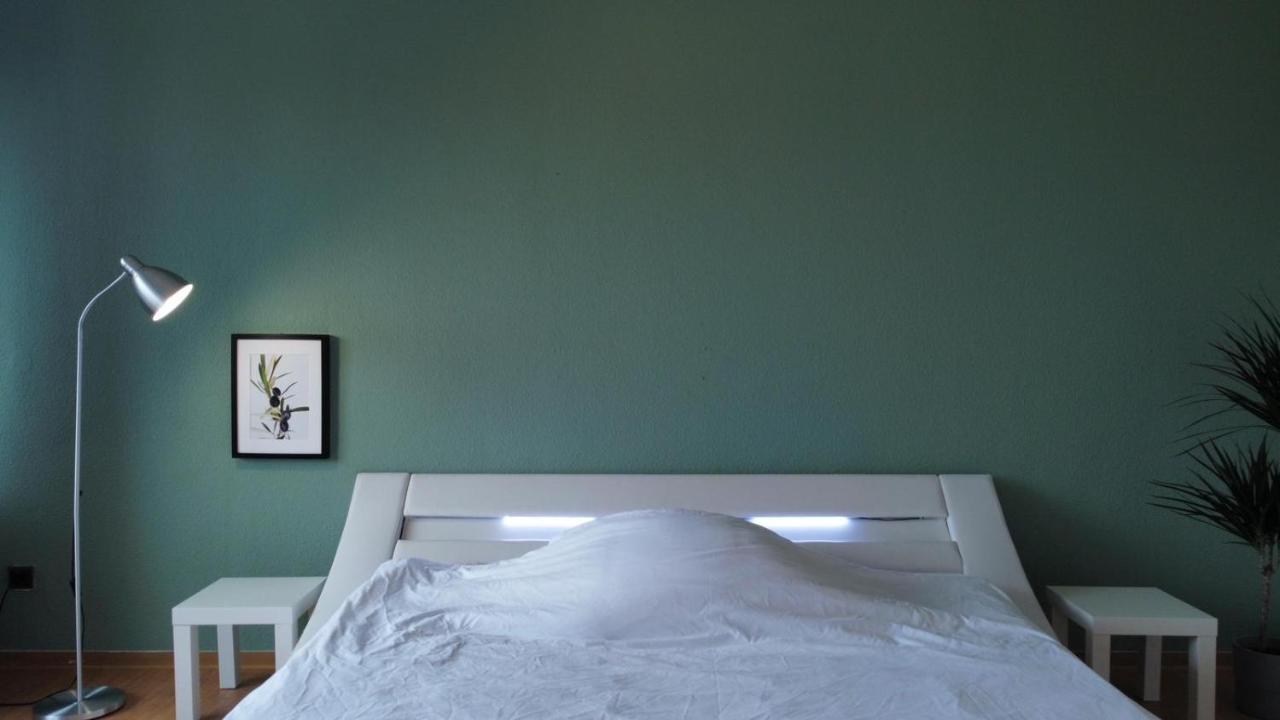 Budget Suite Mit Balkon - Privatzimmer In Wohnung - Netflix & Minibar Inklusive Koblenz  Buitenkant foto