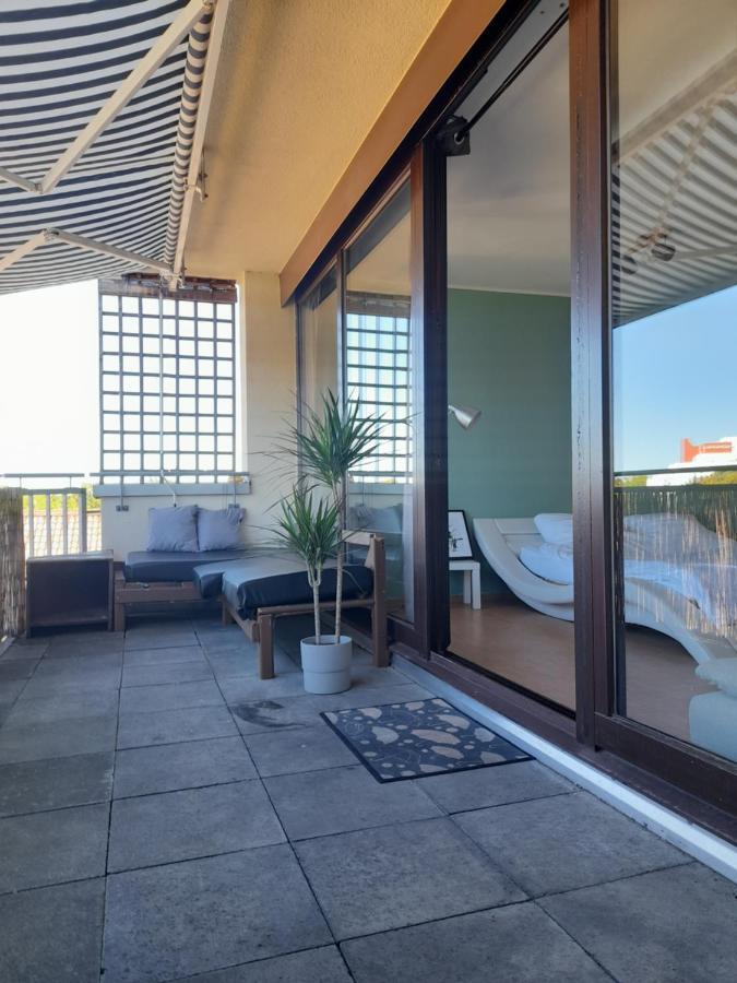 Budget Suite Mit Balkon - Privatzimmer In Wohnung - Netflix & Minibar Inklusive Koblenz  Buitenkant foto